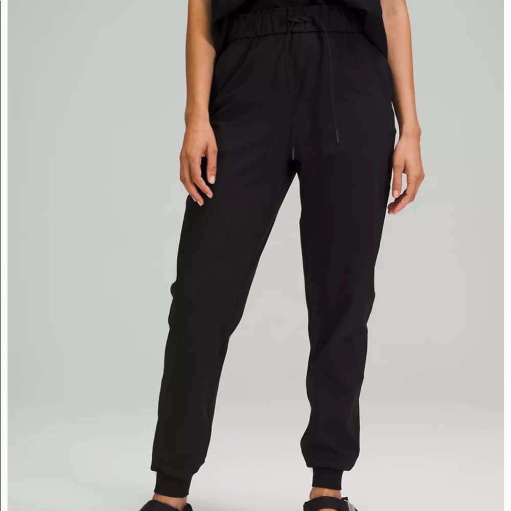 Lululemon Stretch High-Rise Jogger Size 14